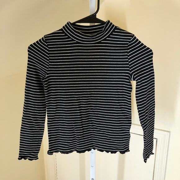 Cat & Jack NWOT Girls' Ribbed Black Striped Long Sleeve Knit Top Size S (6/7) - Picture 1 of 4